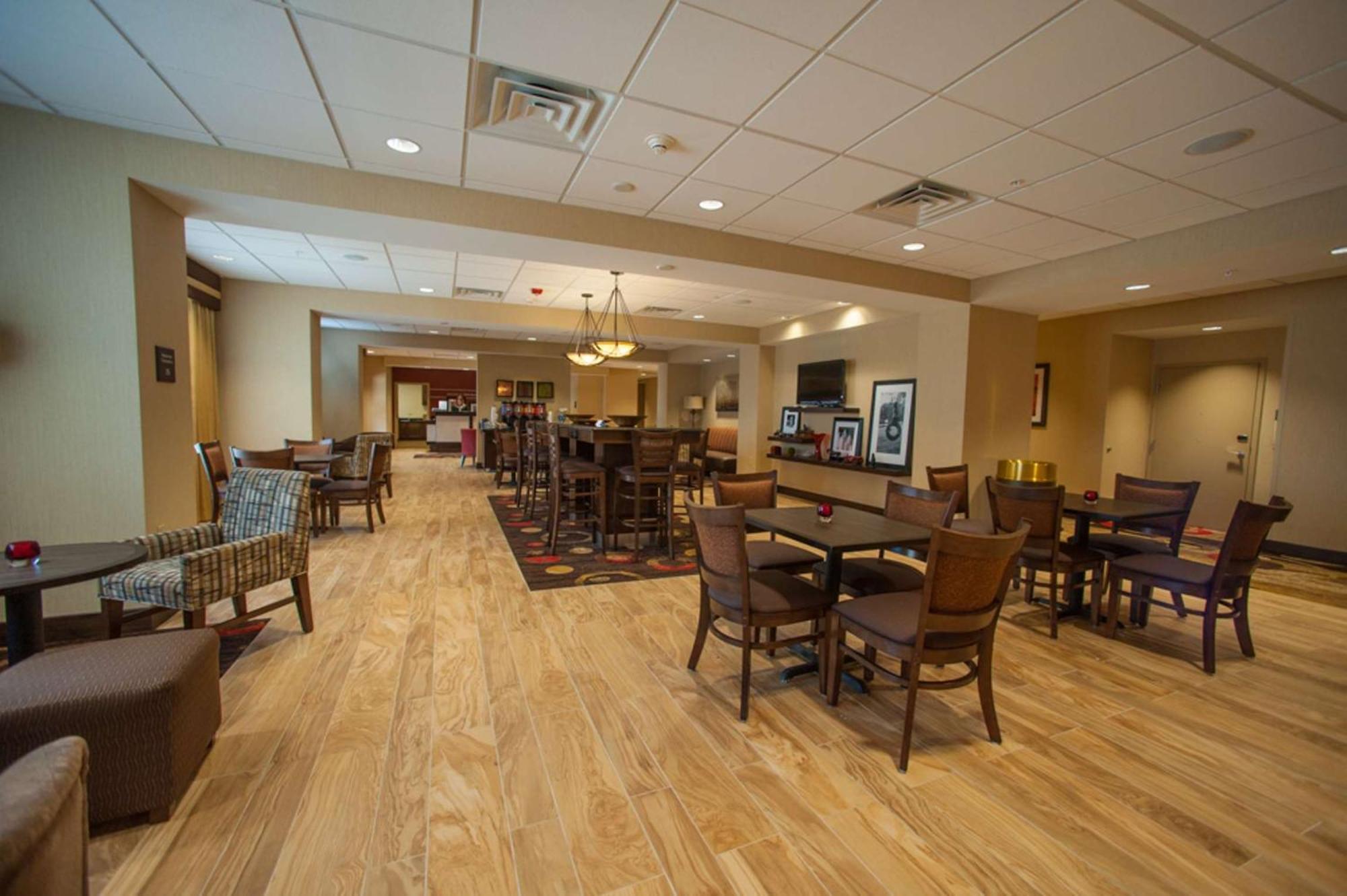 Hampton Inn By Hilton Fort Morgan Exterior photo